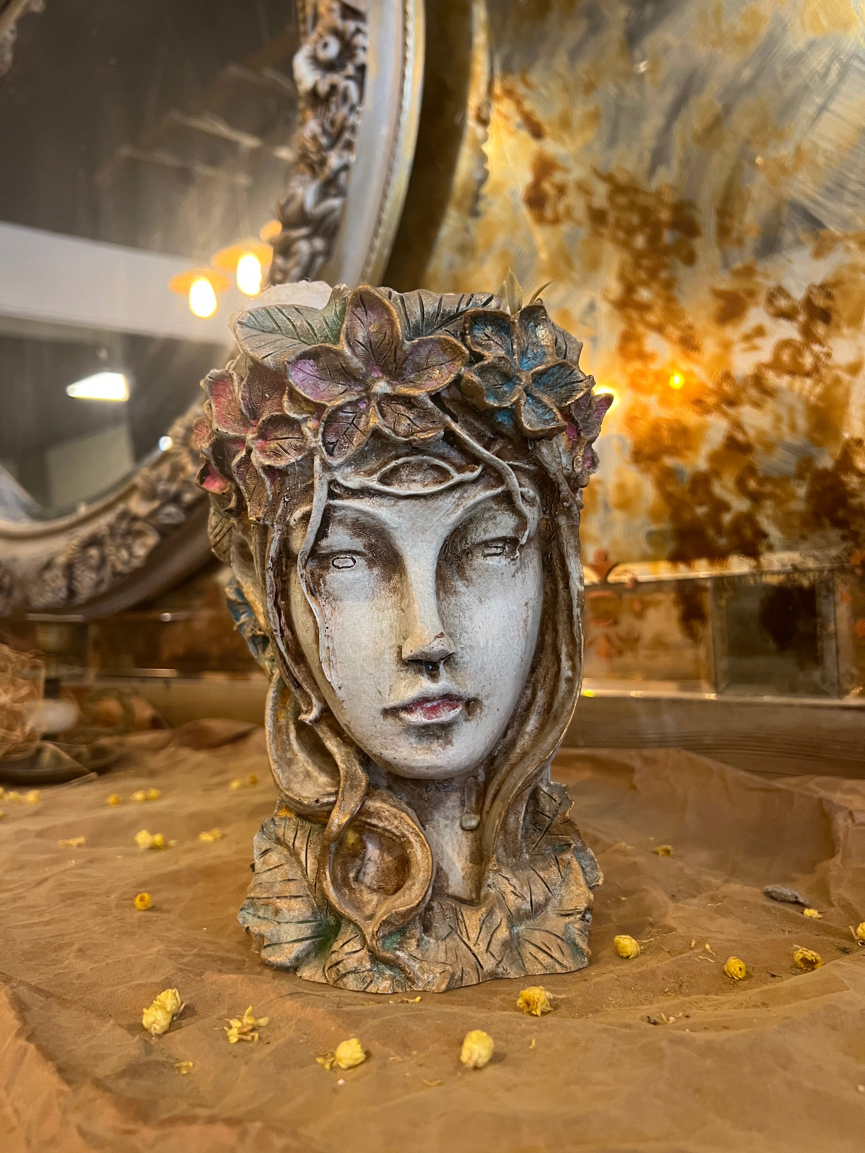 Queen Bust Sculpture Vase: Regal Home Decor Planter