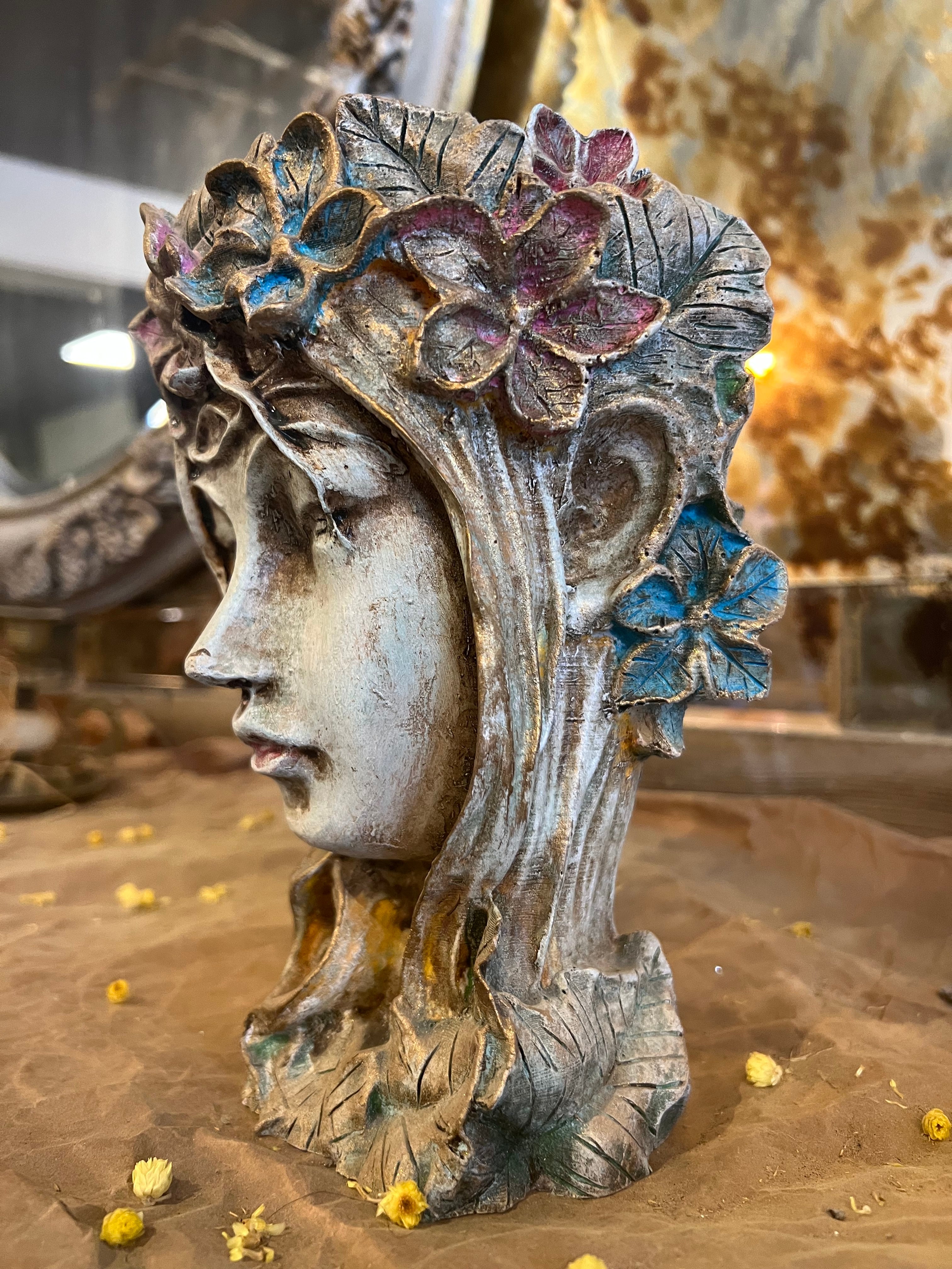 Queen Bust Sculpture Vase: Regal Home Decor Planter