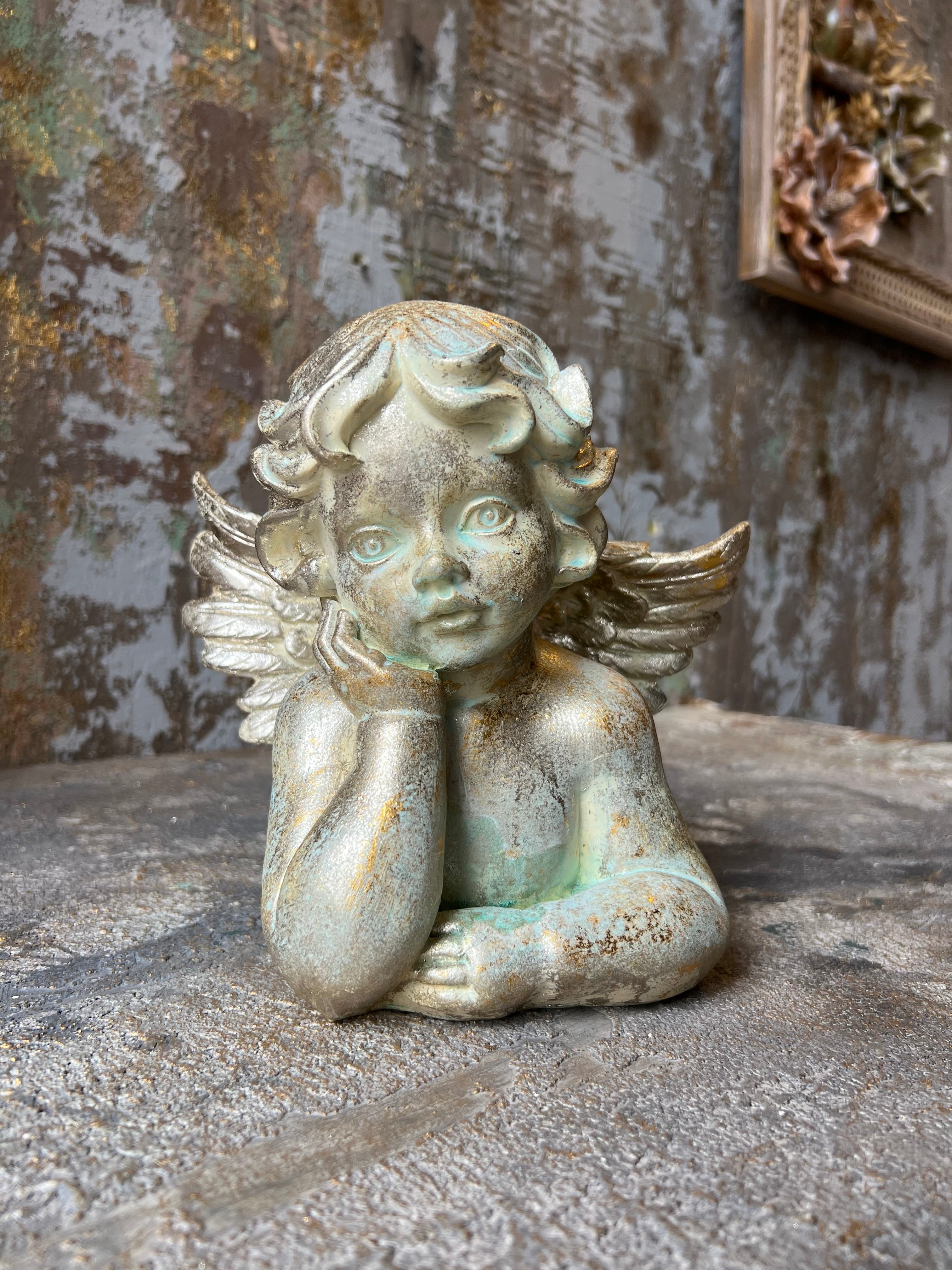 Vintage Angel Figurine: Antique-Style Cherub Sculpture